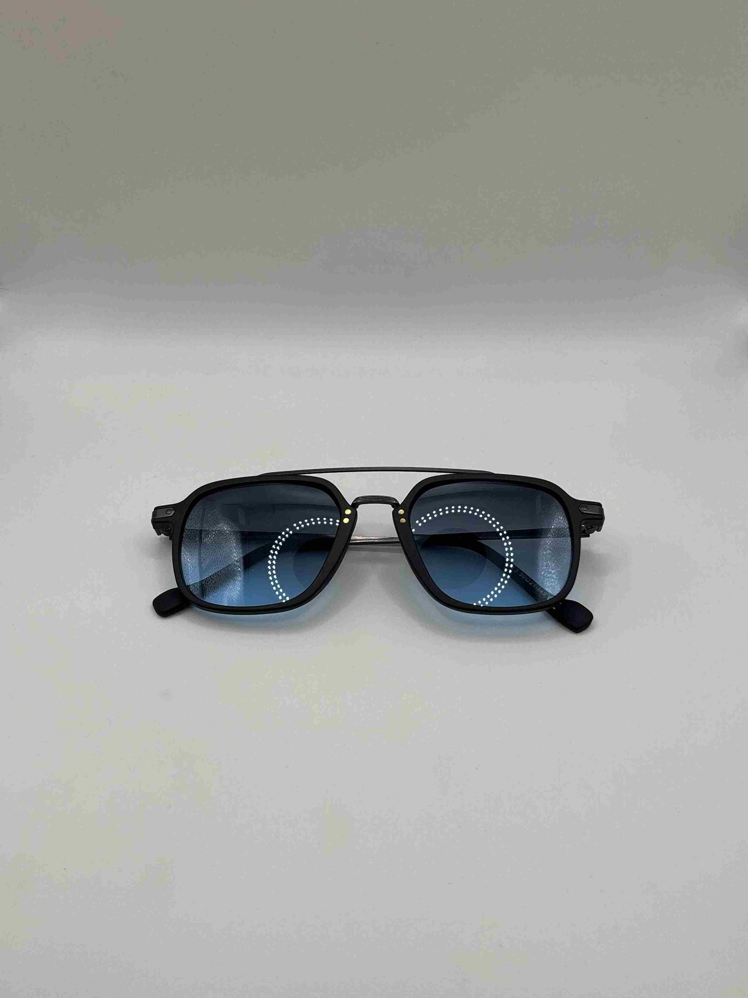 AVIATOR