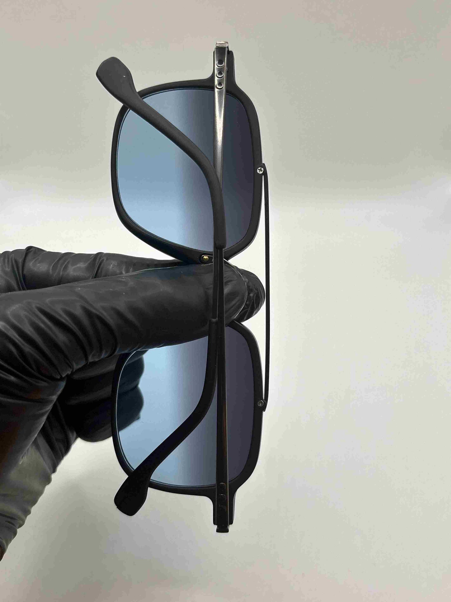 AVIATOR